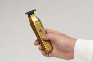 the-barikan-er-xt70-n-trimmer-gold-cordless-2-capes-06908d48fcc7dd.jpg