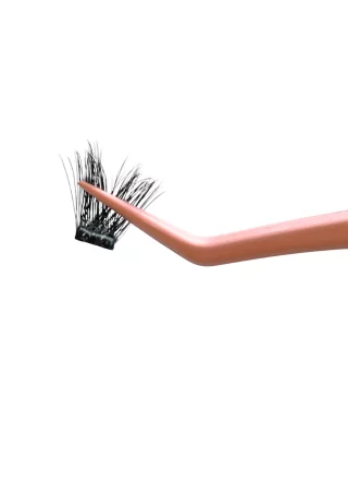 press-on-lashes-tweezer-06a4f5d4f62bcd.jpg