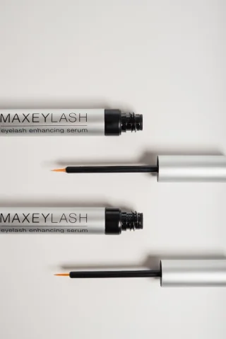 35655_B2B_en-eu_pictures_product_430200_maxeylash-eyelash-enhancing-serum-3ml_1920x1080_6.jpg.webp