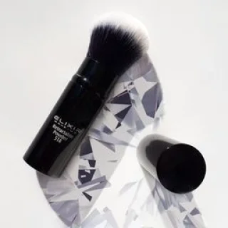 30722_B2B_fi-fi_pictures_product_E518_elixir-make-up-retractable-powder-brush_1920x1080_1.jpg.webp