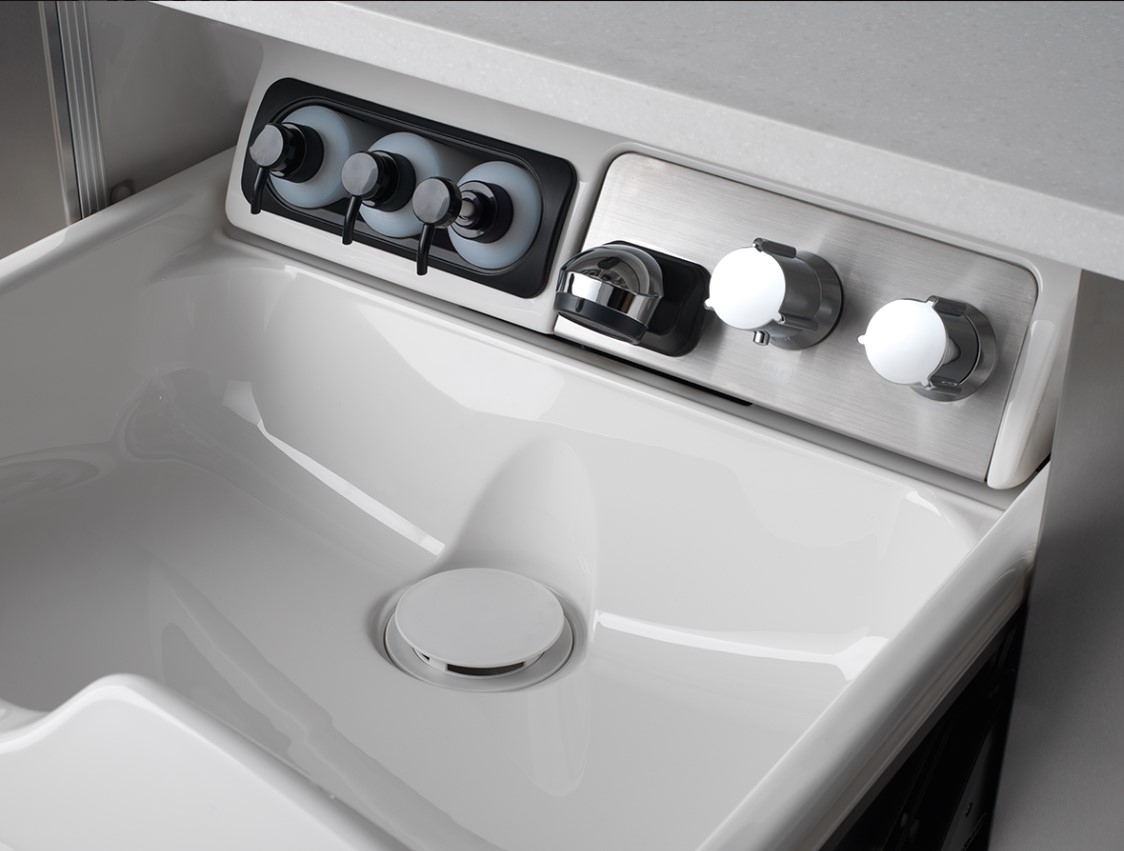 25452_B2B_fi-fi_pictures_product_897129_takara-belmont-salon-console-pesupaikka_1920x1080_3.jpg.webp