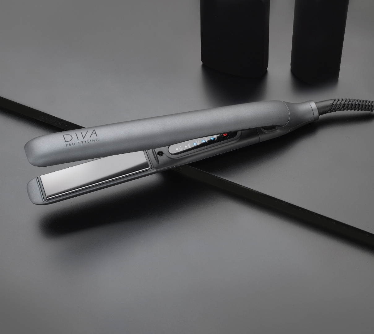 26457_B2B_en-eu_pictures_product_828328_diva-pro-styling-precious-metals-touch-straightener-titanium_1920x1080_3.jpg.webp