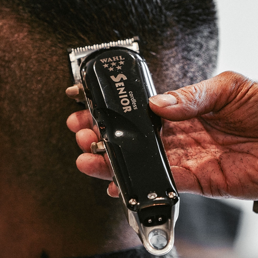 31442_B2B_en-eu_pictures_product_879222_wahl-senior-5v-cordless-hair-clipper_1920x1080_1.jpg.webp
