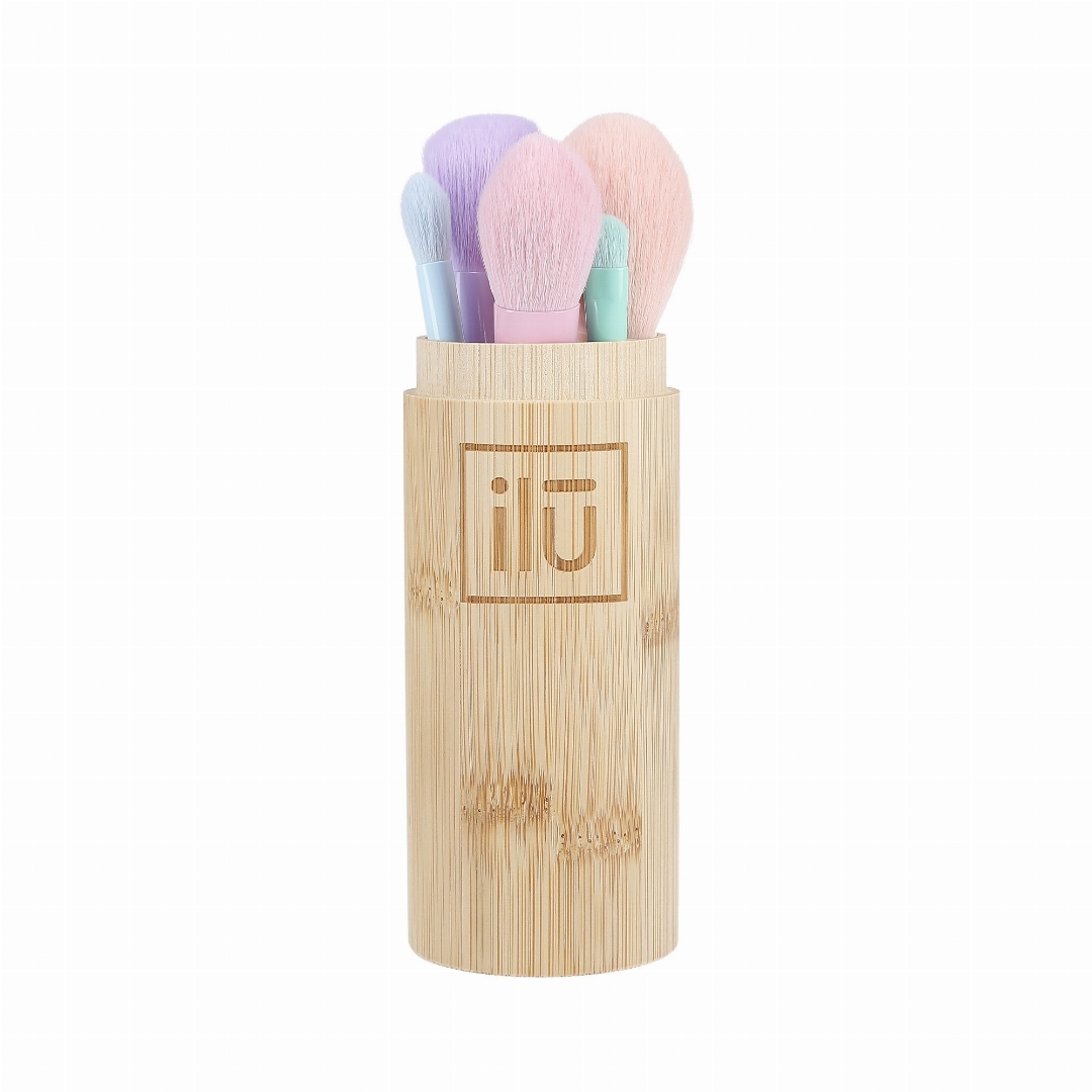 34489_B2B_en-eu_pictures_product_1539_ilu-set-of-5-makeup-brushes-and-bamboo-tube_1920x1080_1.jpg.webp